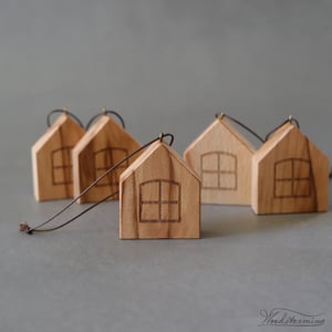 Image of Christmas tree ornaments - miniature houses to hang - set of 5 (beech)
