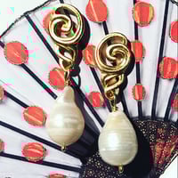 Image 1 of NUAGES BAROQUE Earring Petite - Various Pearls - Gold or Silver
