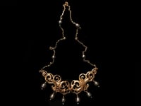 Image 3 of NUAGES BAROQUE Collier - 10 Caviar Pearls
