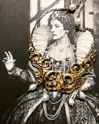 Image 2 of NUAGES BAROQUE Collier - 6 White Pearls