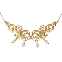 Image 5 of NUAGES BAROQUE Collier - 6 White Pearls