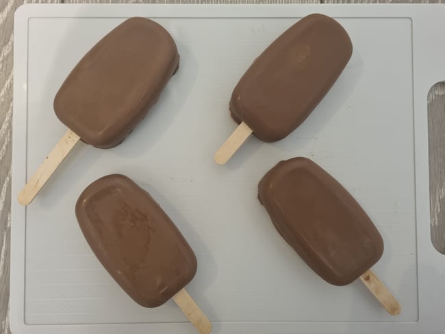 Fudge brownie pops