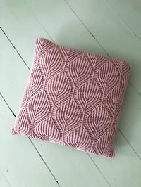 Image 2 of Hosta pillow - english