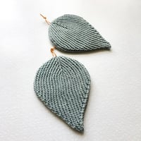 Image 1 of Hosta potholder - english