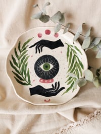 Image 1 of Plato de cerámica con motivos arte wicca