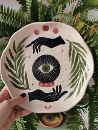 Image 2 of Plato de cerámica con motivos arte wicca