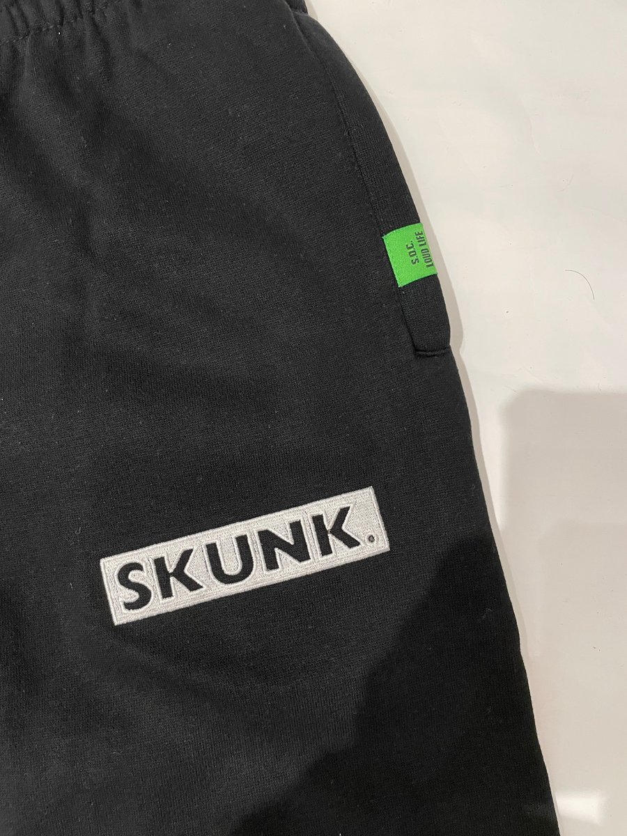 Image of Skunk . Box logo jogger (black/white)