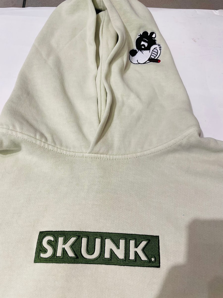 Image of Skunk. Box logo hoodie (pistachio/forest green)