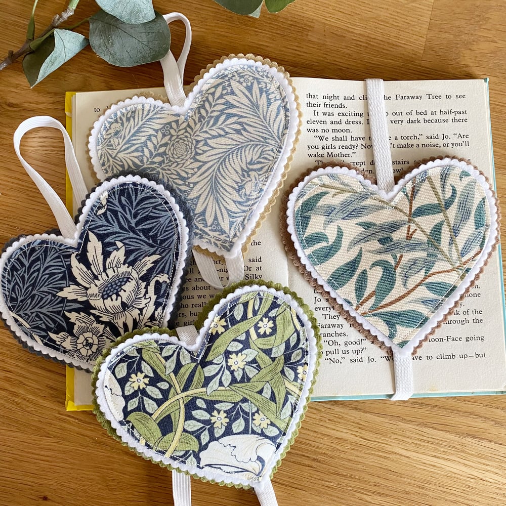 Image of William Morris Heart Bookmarks