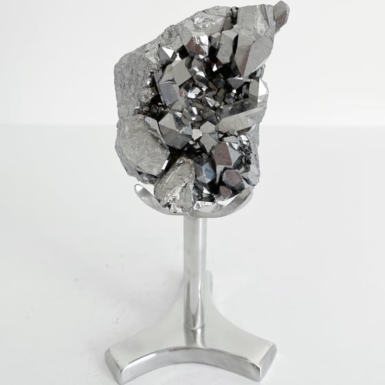 Image of Titanium Quartz no.42 + Chrome Post Stand