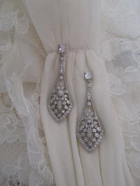 Image 2 of Kate Middleton Duchess of Cambridge Inspired Replikate Art Deco Statement Drop Earrings