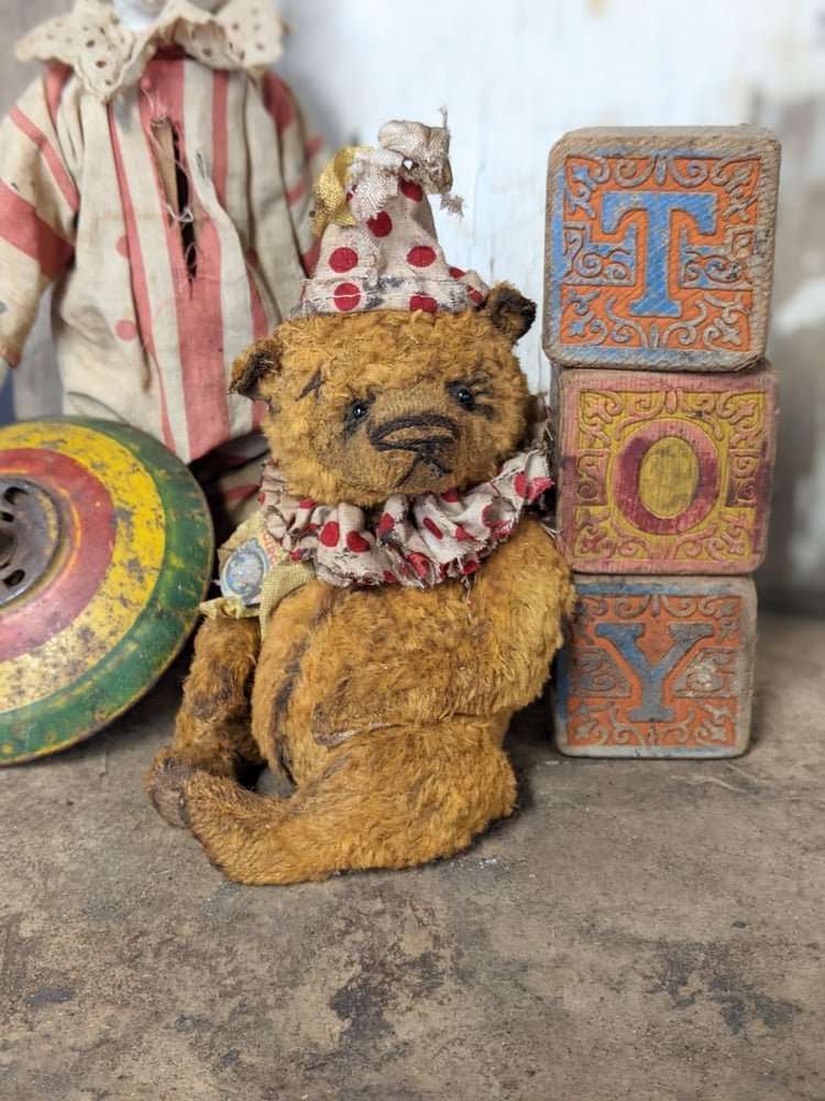 New Design- 6" old worn Schoenhut carnival teddy bear by Whendis bears ...