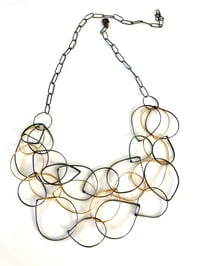 Image 4 of Loop necklace in black & Gold