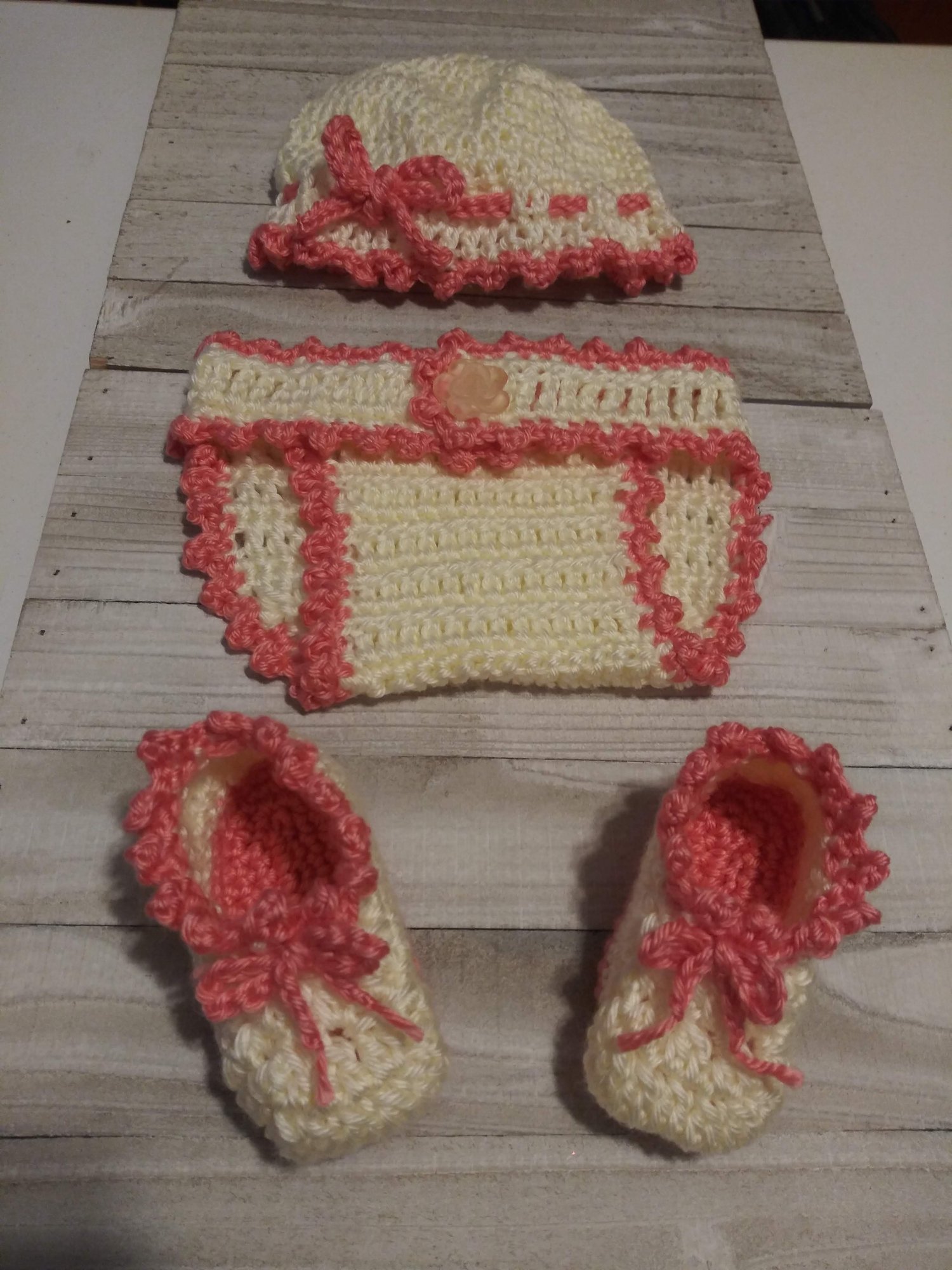 Image of Pink and cream baby set