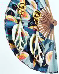 Image 4 of NUAGES BAROQUE Earring Petite - Sea Conch Slice
