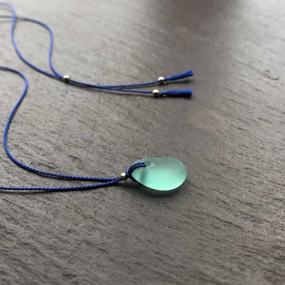 Image of Turquoise sea glass necklace – Suffolk