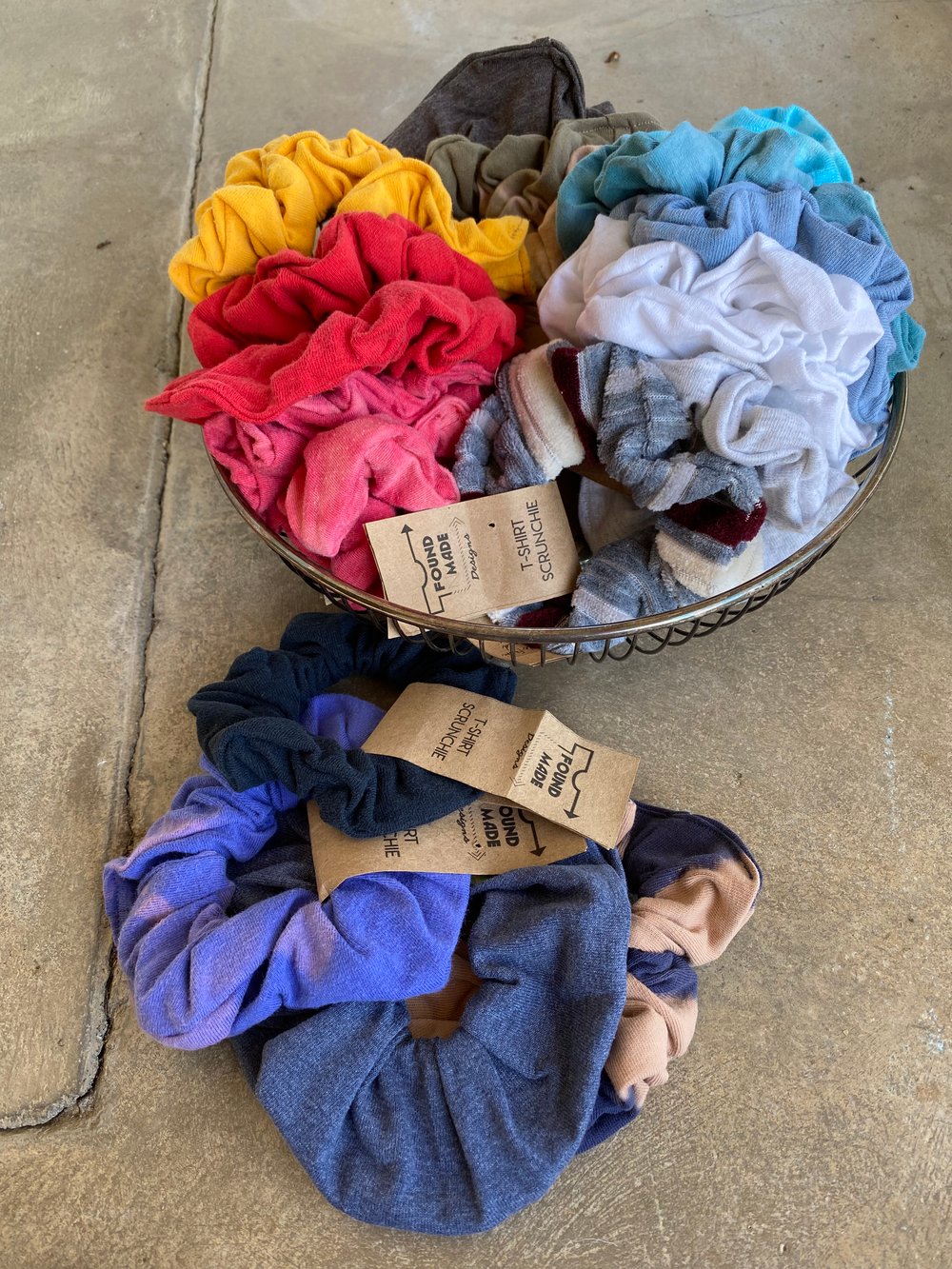 Image of T-shirt Scrunchie 