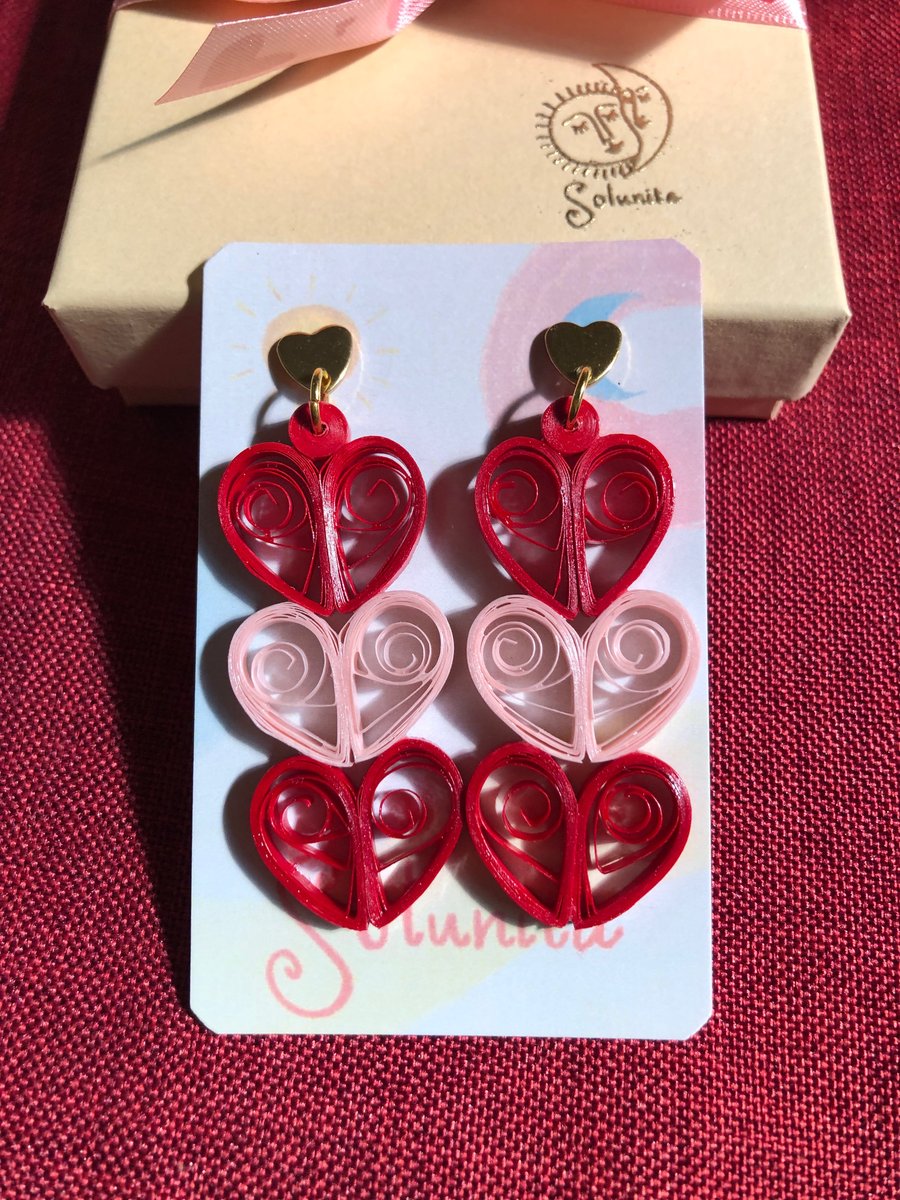 Image of Corazones Rojos Papel  / Red Hearts Paper 