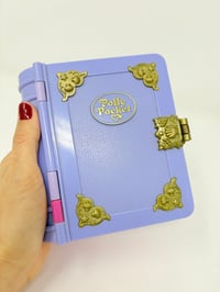 Image 3 of Ensemble bracelet et Polly Pocket Le Livre violet sous les mers