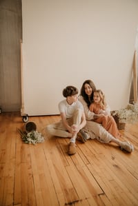 Image 5 of Motherhood Storytelling Minis 2026