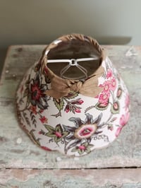 Image 3 of Petit abat jour "Jardin de Louise "