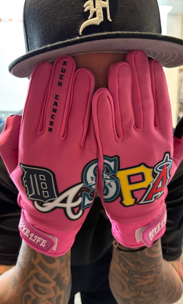 Image of DASPA ‘ FUCK CANCER ‘ GLOVES 