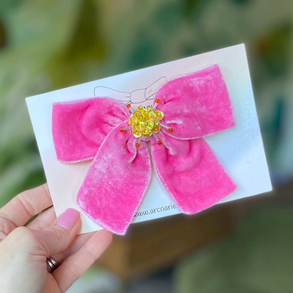 Image of Sample hibiscus oversized, pinwheel