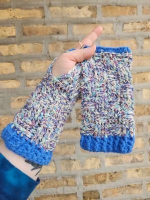cool basket-weave stitch arm warmers