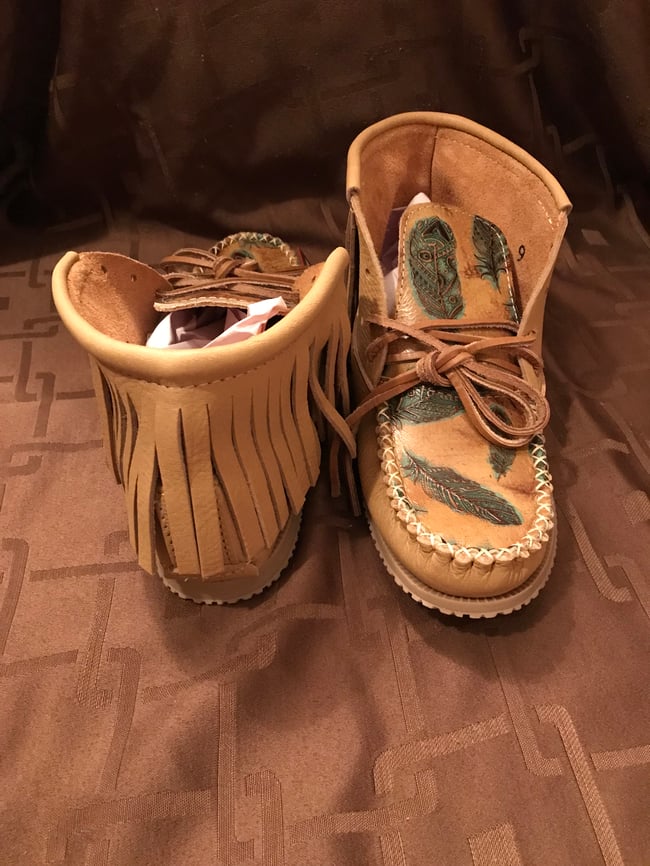 Tall Moosehide Plumas Sepia Women’s Moccasin 