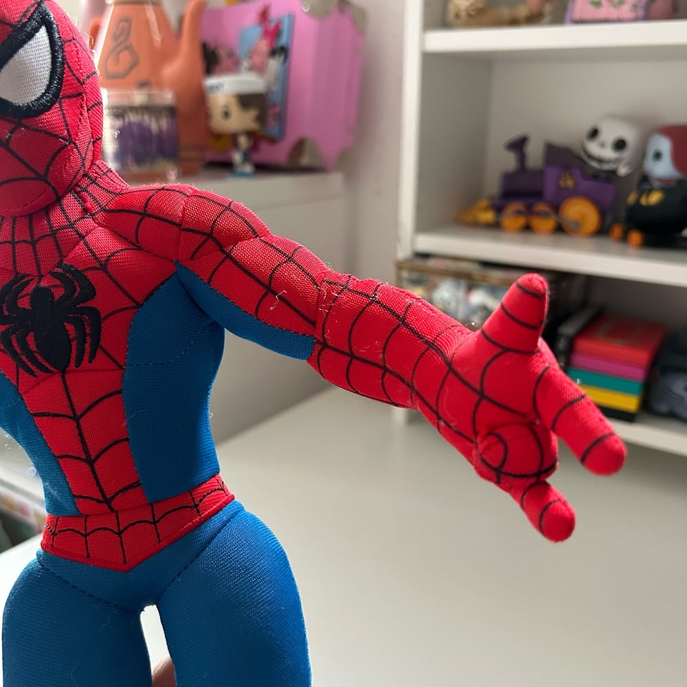 Image of PELUCHE DISNEY SPIDER-MAN