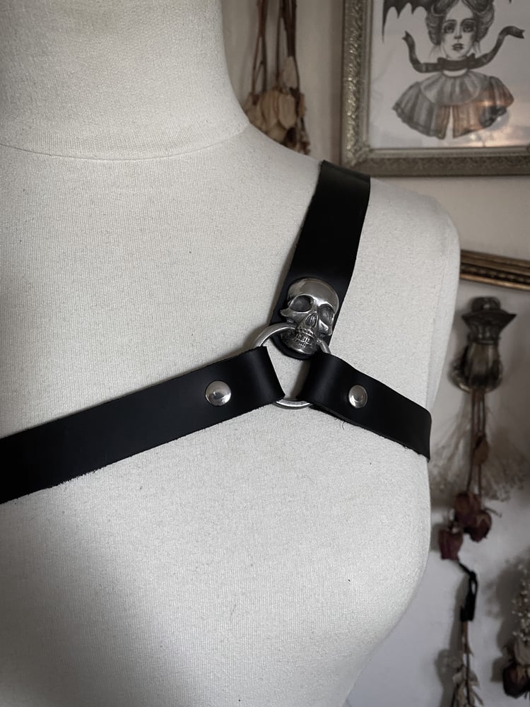 Image of Doorknocker Skull Chest Harness