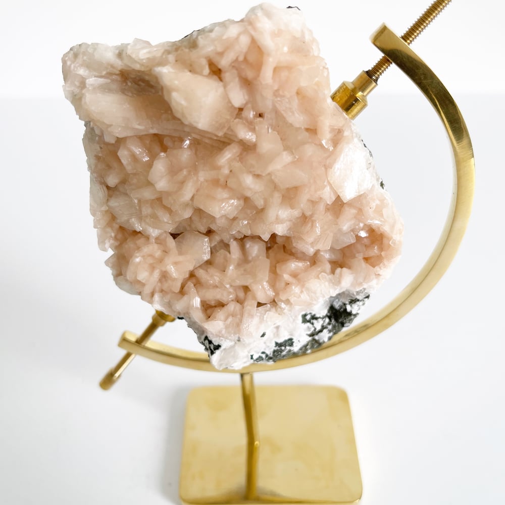 Image of Heulandite/Stilbite no.72 + Brass Arc Stand