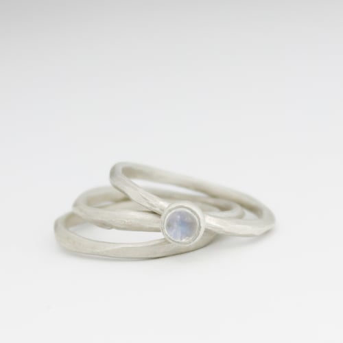 Image of MOONSTONE MINI ORGANIC RING