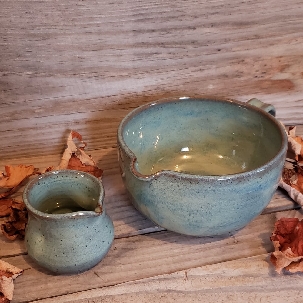 Image of Countertop-worthy Batter Bowl 4 cup with Chirpy Bird Pitcher: Glacial Waters (Turquoise)