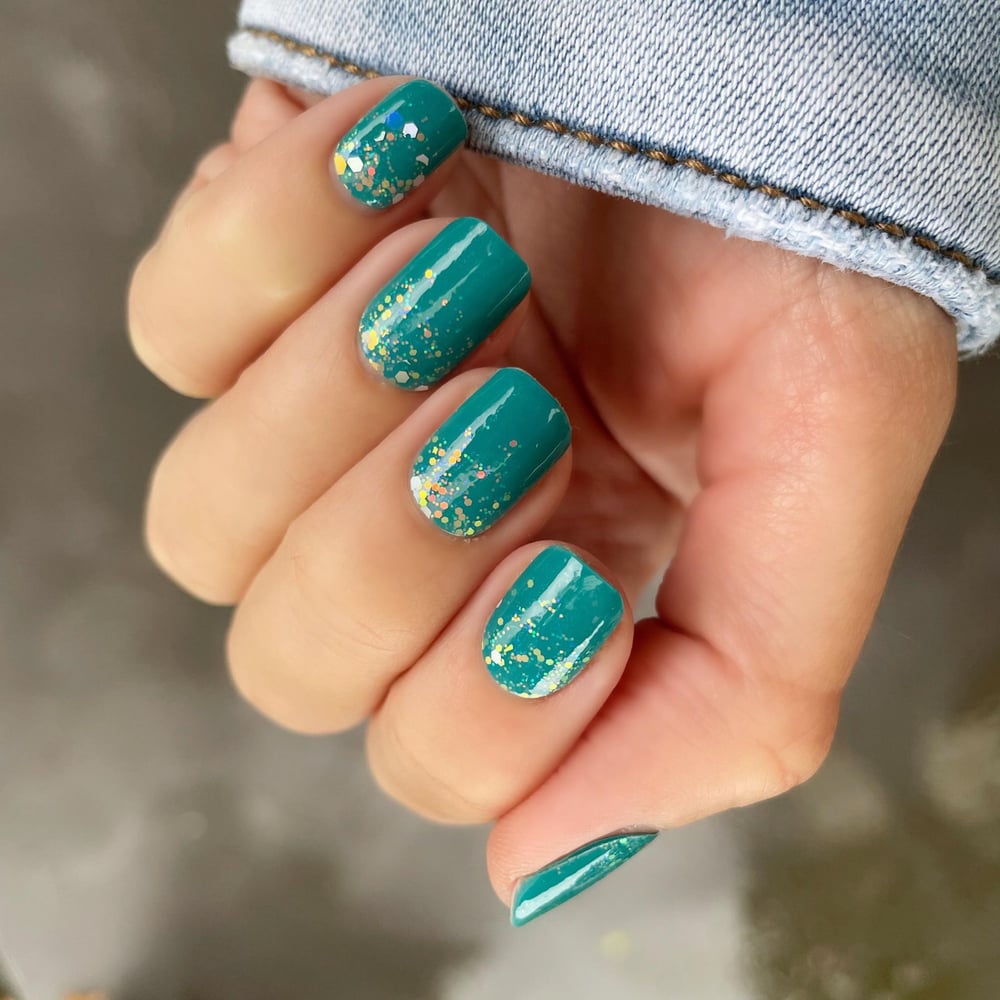Shimmering Lights Nail Polish Strip