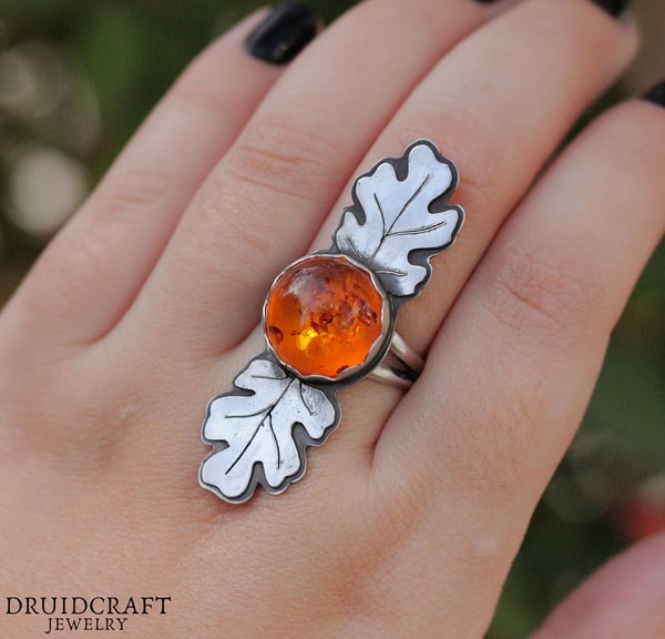 Image of Amber Oak Leaves Ring Size 7,5