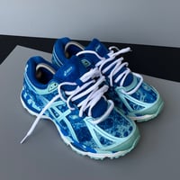 Image 1 of size us8.5 uk6.5 eu40 cm25.5