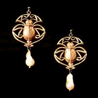 Image 2 of INSECTORUM ADVENTA Earring - Various Pearls