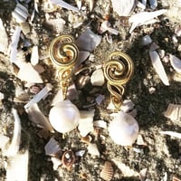 Image 2 of NUAGES BAROQUE Earring Petite - Various Pearls 