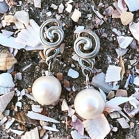 Image 3 of NUAGES BAROQUE Earring Petite - Various Pearls 