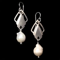 Image 3 of PLISSÉ SILHOUETTE Earring - Hook & Various Pearls.