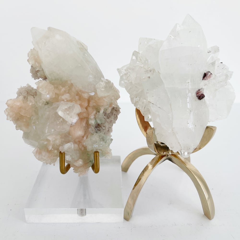 Image of Zeolite no.139 + Lucite and Brass Stand