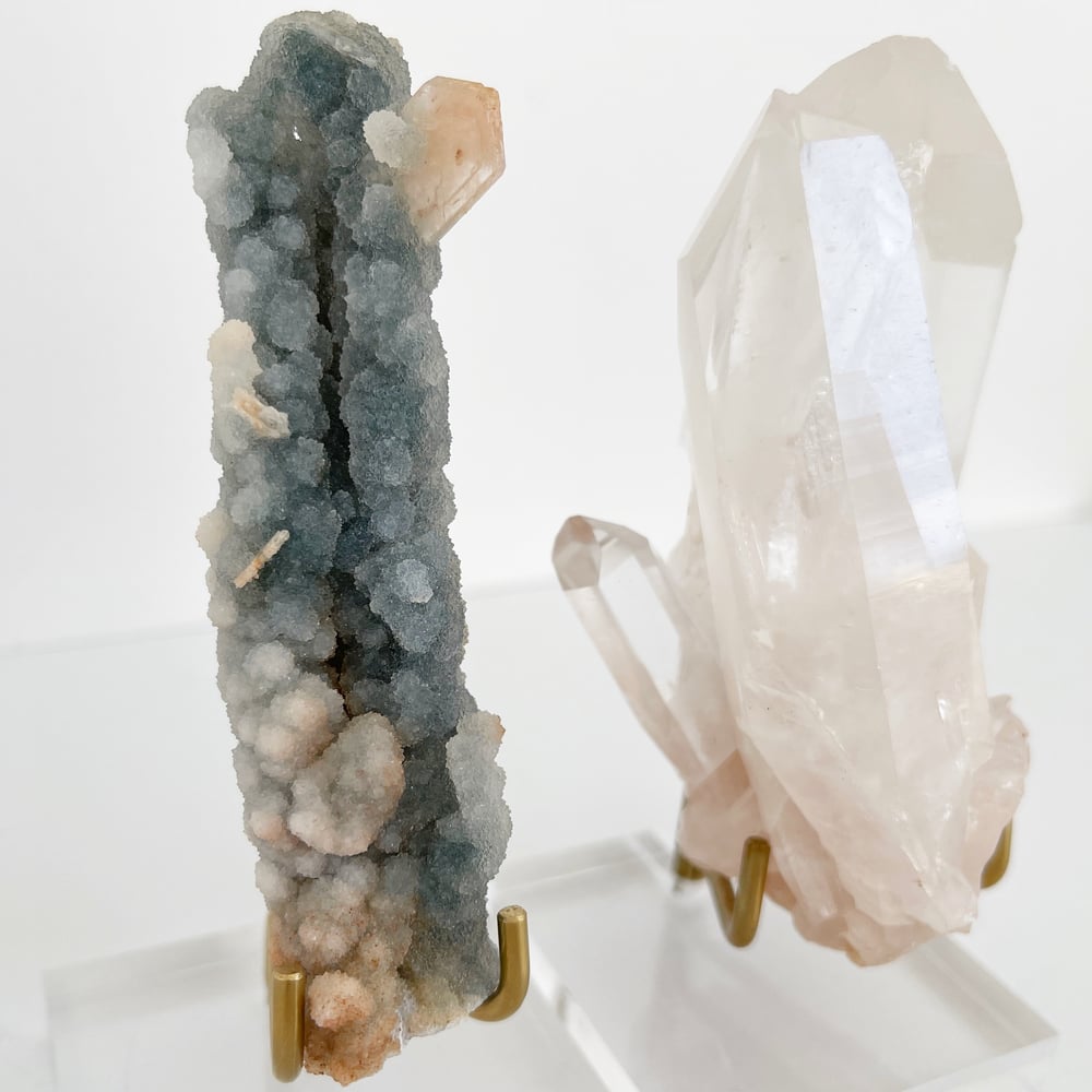 Image of Velvet Chalcedony no.02 + Lucite and Brass Stand