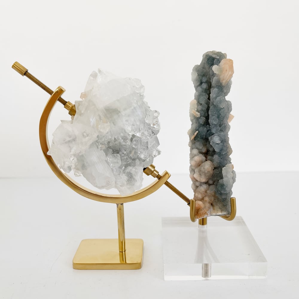 Image of Velvet Chalcedony no.02 + Lucite and Brass Stand