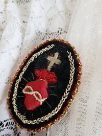 Image 1 of Broche EX VOTO " Hold on my heart " 