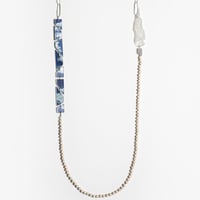Image 1 of COLLANA LUNGA CON ELEMENTI IN RESINA - LENUVOLE