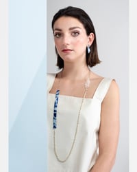 Image 3 of COLLANA LUNGA CON ELEMENTI IN RESINA - LENUVOLE