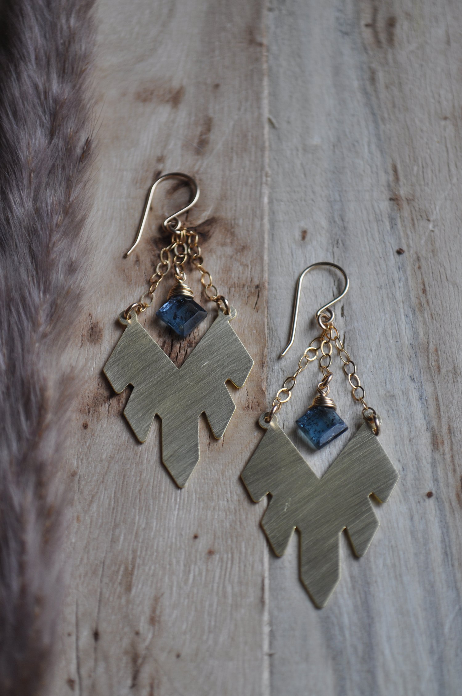 Image of Teal Kyanite Pointed Arrow Dangles