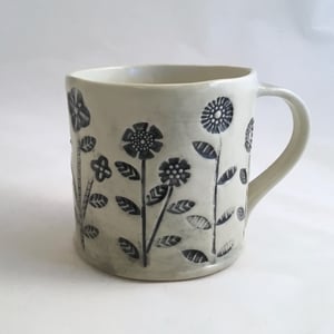 Image of Black and white Garden mug