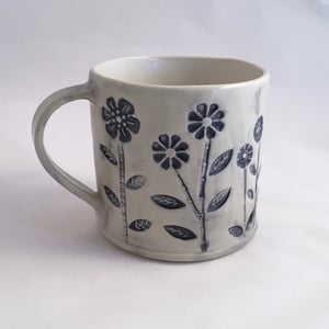 Image of Black and white Garden mug